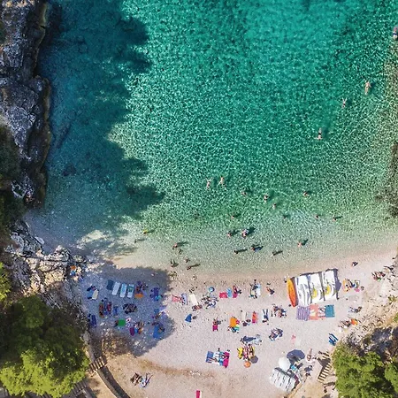 1 Bedroom Beautiful In * Pola