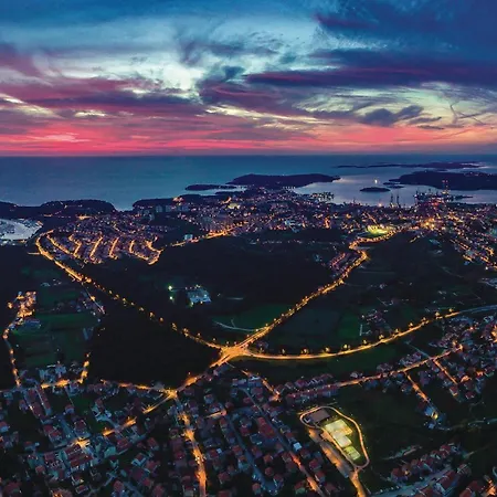 1 Bedroom Beautiful In Pola