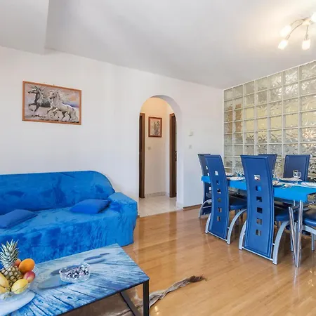 1 Bedroom Beautiful In Pula